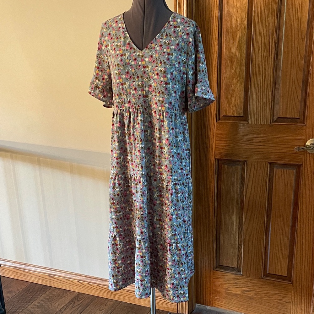 Cute Mini Floral Maxi Dress size L